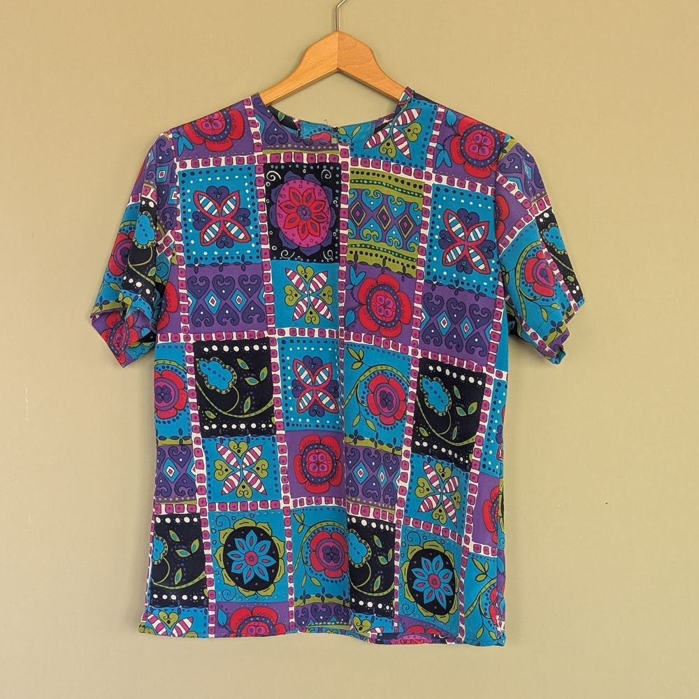 Vintage 80s Notations Colorful Short Sleeve Shell Top Size 8P Petite Artsy Print